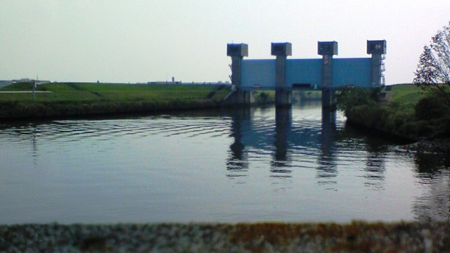 岩淵水門 赤羽岩淵関緑地の青門